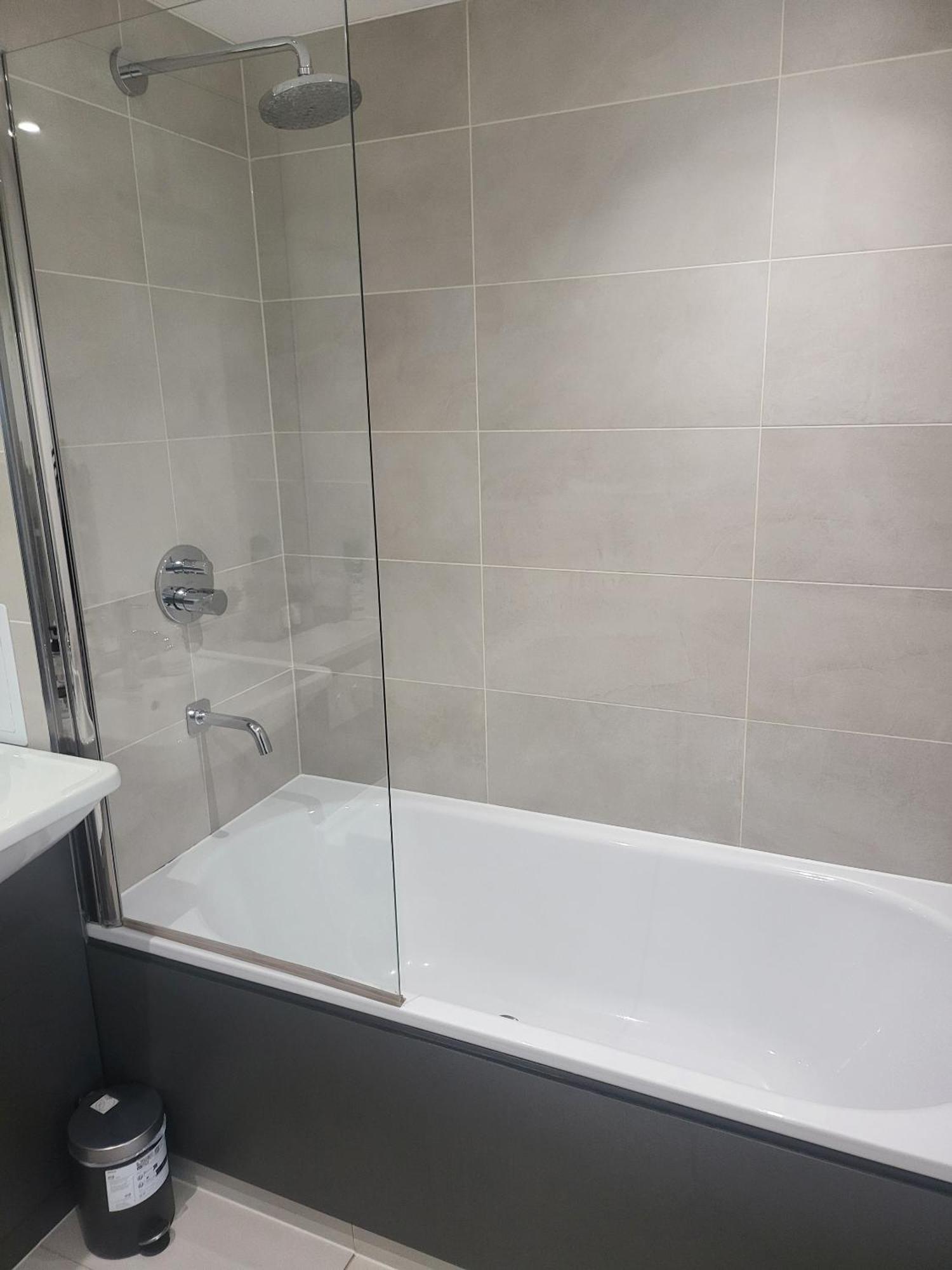 Kayz Lodge- Luxury Ensuite-Private & Shared Accommodation In A New House At The Olympic Village Overlooking Stratford Westfield And Tube Station ロンドン 部屋 写真